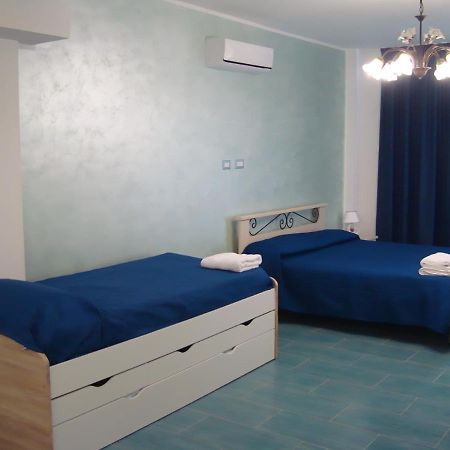 Guest House Mare E Luna Фьюмефреддо-Бруціо Екстер'єр фото