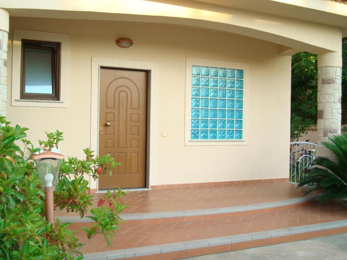 Guest House Mare E Luna Фьюмефреддо-Бруціо Екстер'єр фото