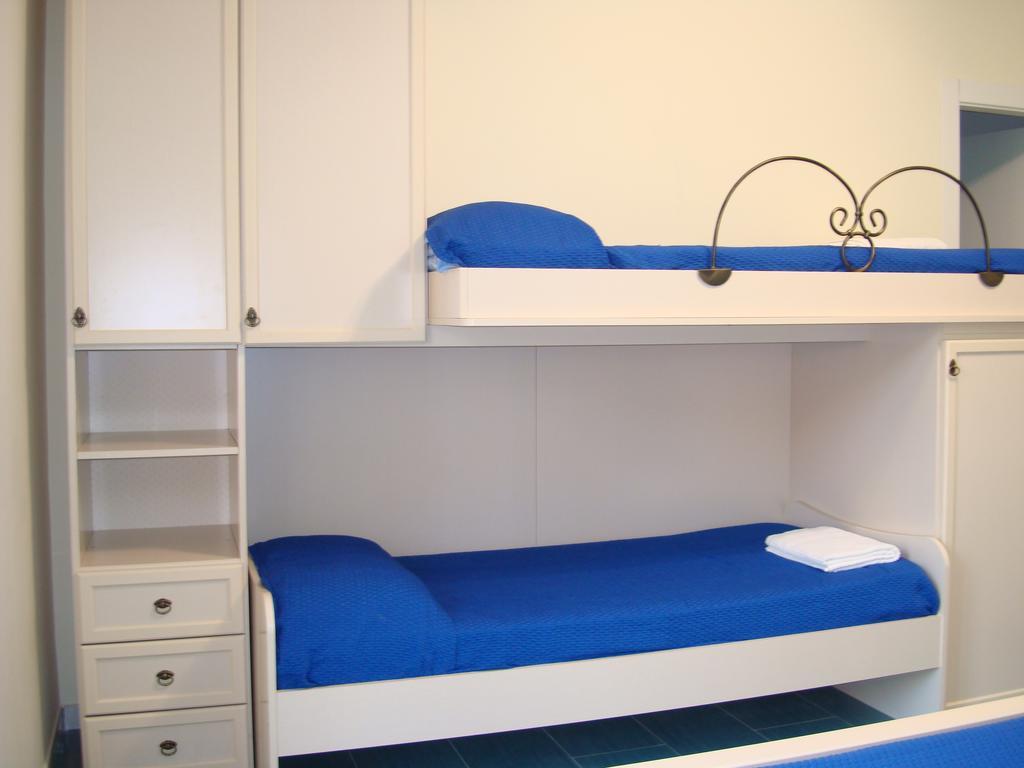 Guest House Mare E Luna Фьюмефреддо-Бруціо Екстер'єр фото