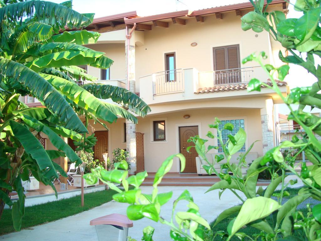 Guest House Mare E Luna Фьюмефреддо-Бруціо Екстер'єр фото